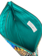 Load image into Gallery viewer, &#39;Jungle Flight&#39; Clutch Size M
