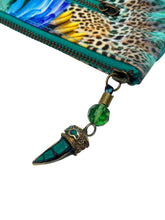 Load image into Gallery viewer, &#39;Jungle Flight&#39; Clutch Size M
