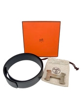 Load image into Gallery viewer, Large Buckle Leather Belt Size M
