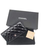 Load image into Gallery viewer, Patent Leather Diamond Quilted Wallet
