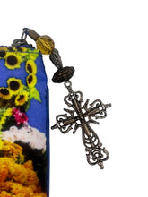 Load image into Gallery viewer, 'Flower Of 400 Lives' Clutch Size L
