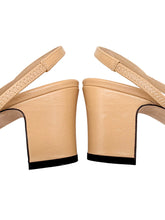 Load image into Gallery viewer, Leather &amp; Crossgrain Heels Size 36C
