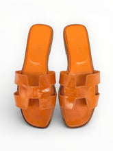 Load image into Gallery viewer, 'Oran' Patent Leather Flats Size 36
