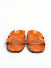 Load image into Gallery viewer, 'Oran' Patent Leather Flats Size 36
