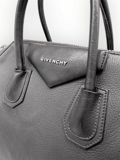 'Antigona' Medium Leather Handbag