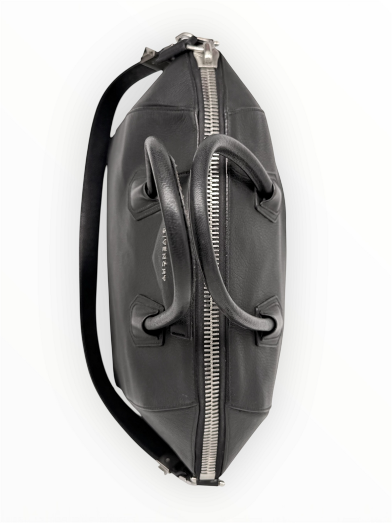 'Antigona' Medium Leather Handbag