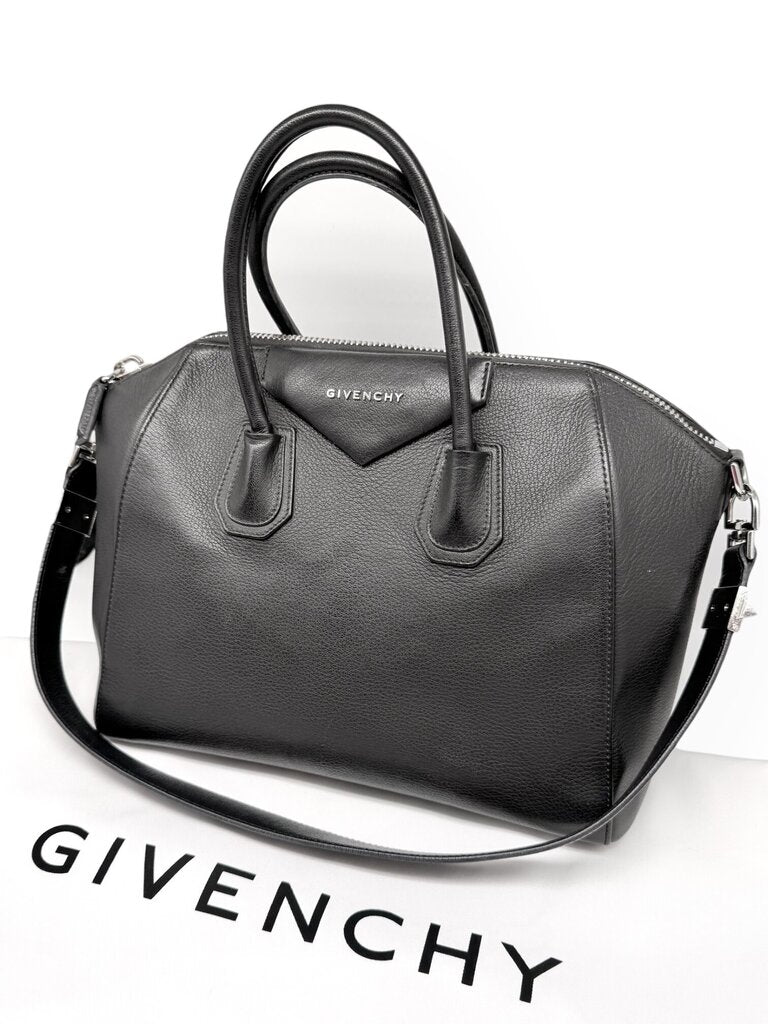 'Antigona' Medium Leather Handbag