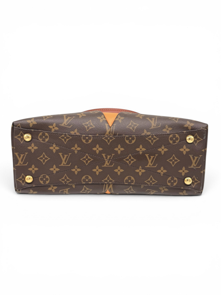 V Tote MM Bag