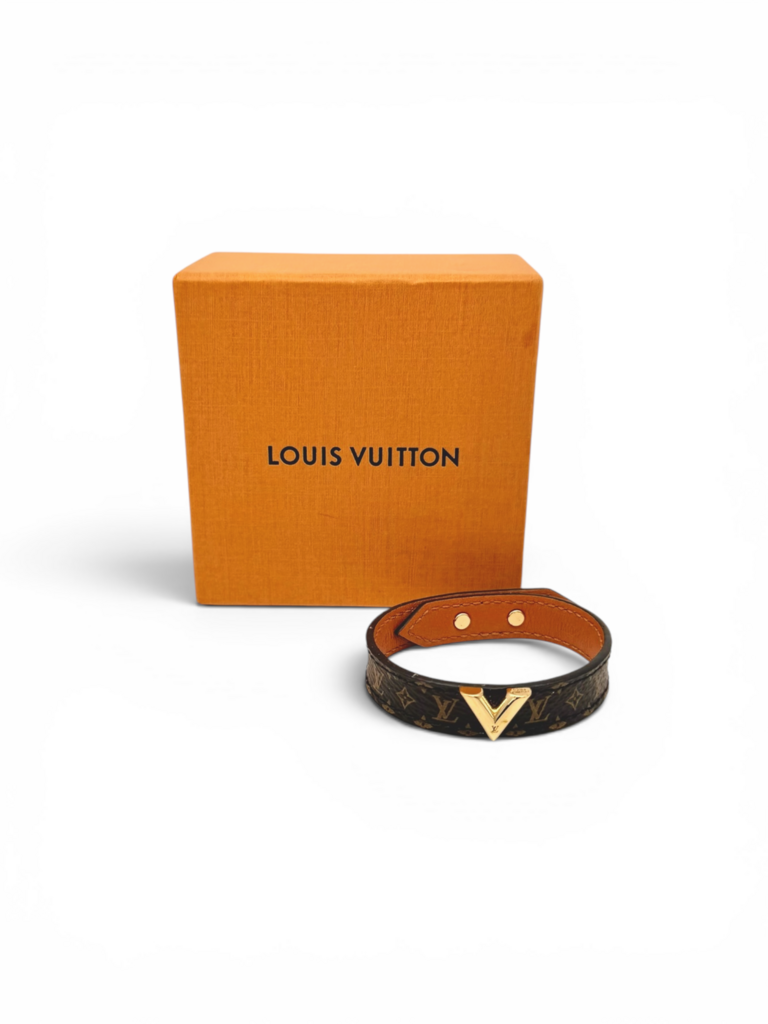 Louis Vuitton Essentail V Leather Bracelet (incl box) Est RRP: $490