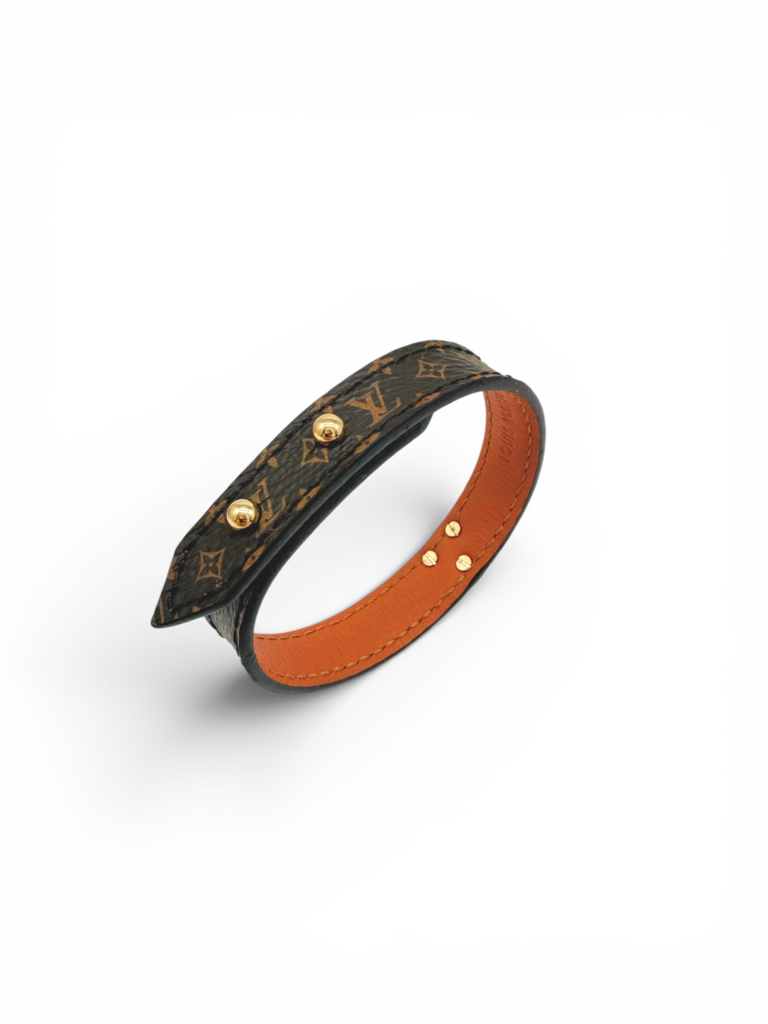 Louis Vuitton Essentail V Leather Bracelet (incl box) Est RRP: $490