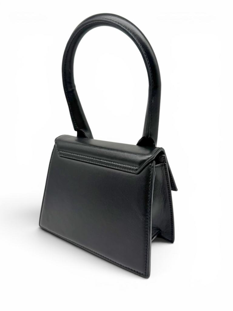 Le Chiqueto Moyen Leather Bag With Crossbody Strap & Dust Bag