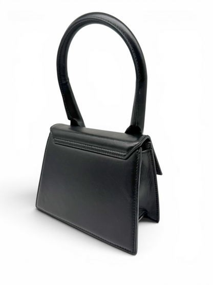 Le Chiqueto Moyen Leather Bag With Crossbody Strap & Dust Bag
