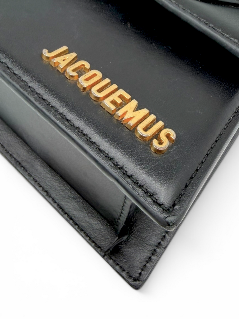 Le Chiqueto Moyen Leather Bag With Crossbody Strap & Dust Bag