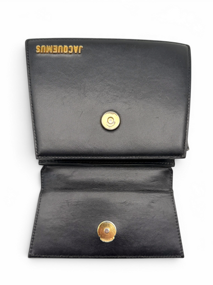 Le Chiqueto Moyen Leather Bag With Crossbody Strap & Dust Bag
