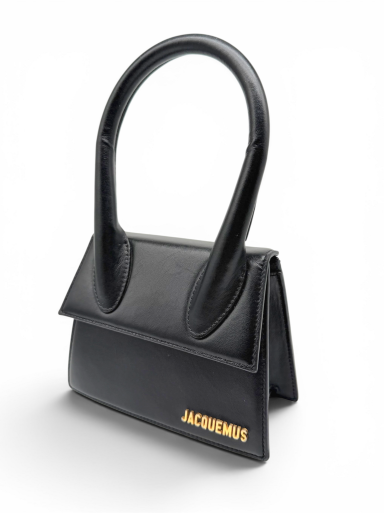 Le Chiqueto Moyen Leather Bag With Crossbody Strap & Dust Bag