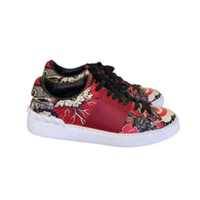 Load image into Gallery viewer, Valentino Sneakers Size 38
