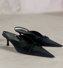 Load image into Gallery viewer, Balenciaga Heels Size 37.5
