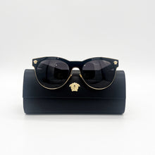 Load image into Gallery viewer, Versace Sunglasses (incl case) O/S
