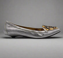 Load image into Gallery viewer, Prada Ballet Flats Size 36
