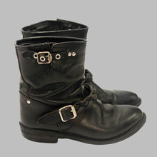 Load image into Gallery viewer, Golden Goose Boots Size 39
