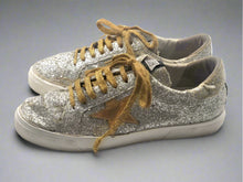 Load image into Gallery viewer, Golden Goose Sneakers Size 41
