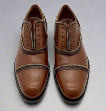 Load image into Gallery viewer, Louis Vuitton Brogues NIB Size 39.5
