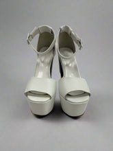 Load image into Gallery viewer, Scanlan &amp; Theodore Heels Size 40 &quot;As New&quot;
