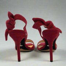 Load image into Gallery viewer, Oroton Heels Size 35.5
