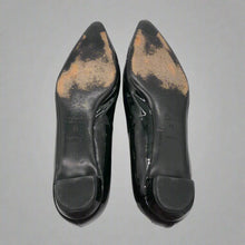 Load image into Gallery viewer, Prada Shoes Size 40
