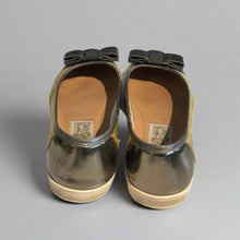 Load image into Gallery viewer, Salvatore Ferragamo Ballet Flats Size 6.5
