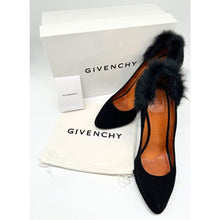 Load image into Gallery viewer, Givenchy Heels Size 39
