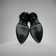 Load image into Gallery viewer, Givenchy Heels Size 39
