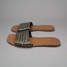 Load image into Gallery viewer, Bottega Veneta Slides Size 38.5
