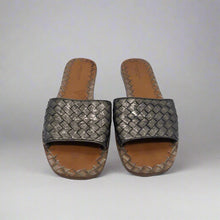 Load image into Gallery viewer, Bottega Veneta Slides Size 38.5
