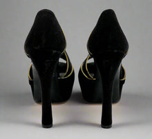 Load image into Gallery viewer, YSL Shoes Size 39
